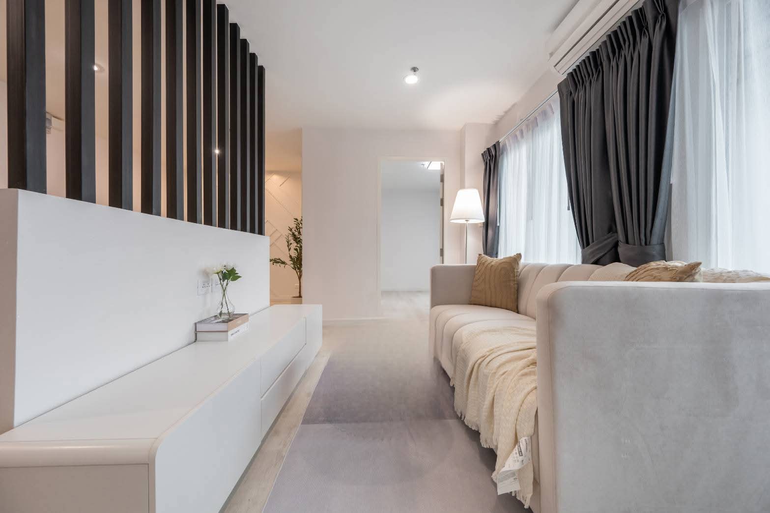 1 Bedroom 35th Floor Luxury City View near BTS Asoke photo 8