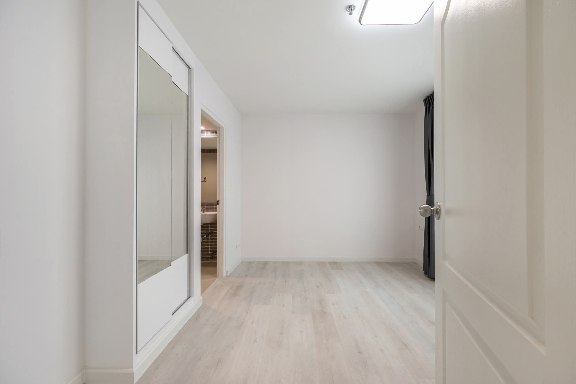 New room, lowest price photo 15