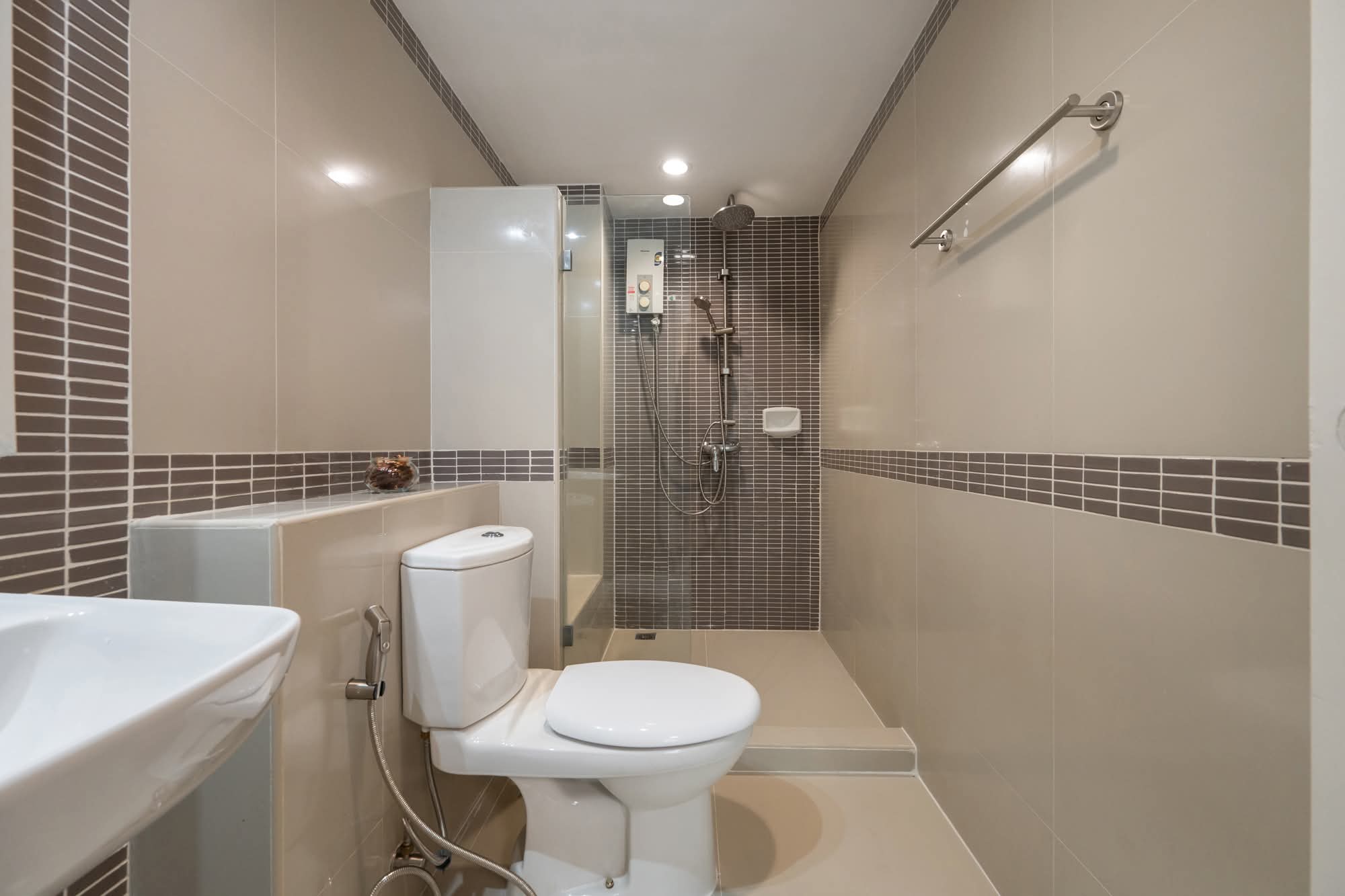 New room, lowest price photo 23