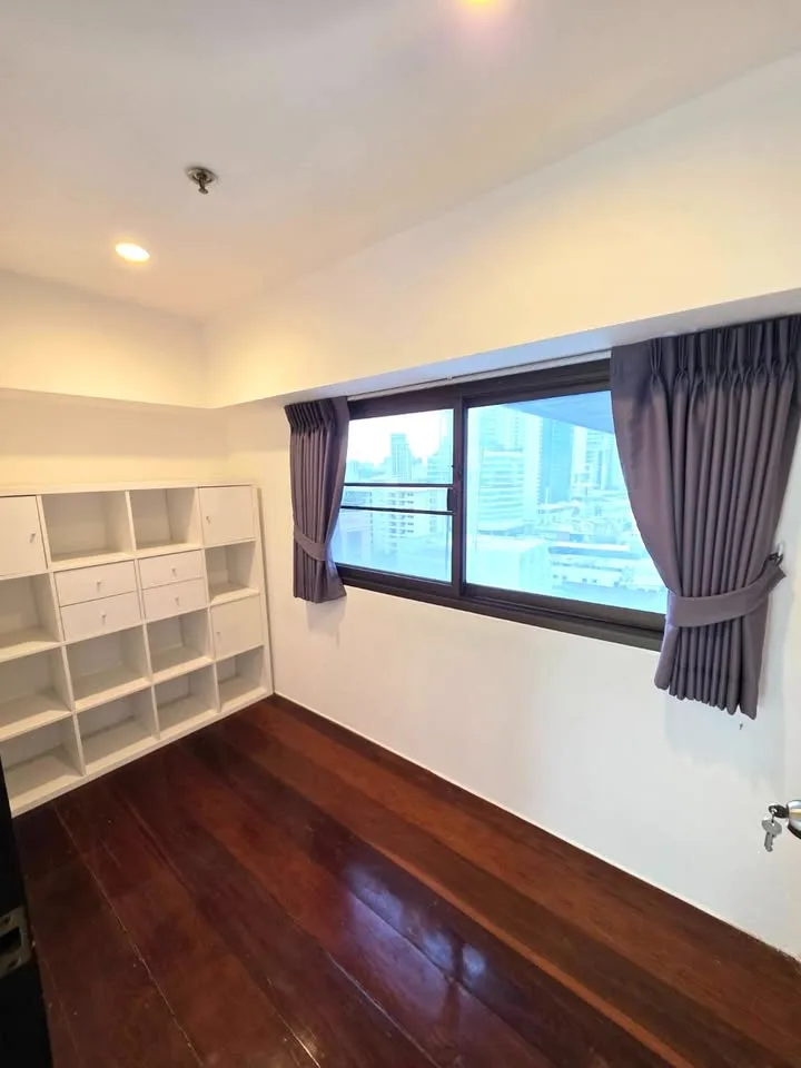 The Waterford Thonglor 11 Penthouse FL.12 Penthouse Top Floor 400 SQM detail 3