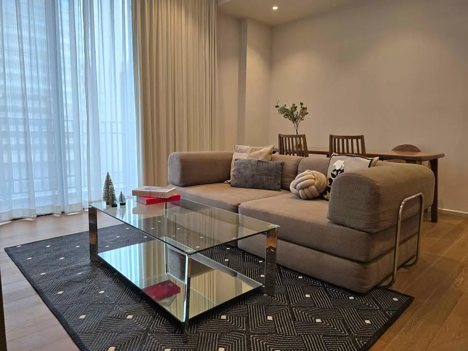 Muniq Langsuan  Type: 2 Bed 3 Bath Size: 86 Sqm