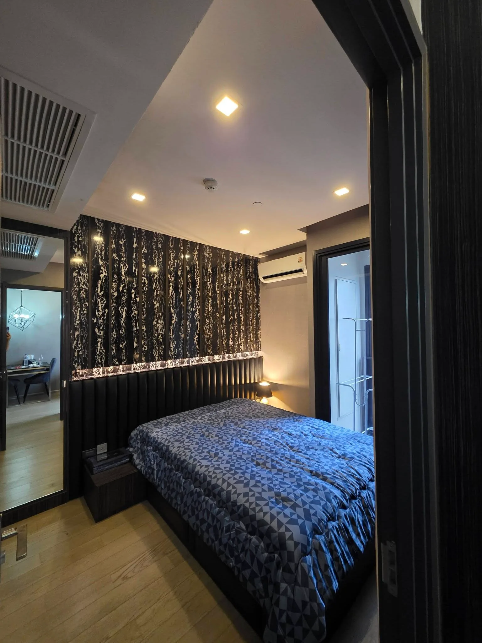 ลดราคา ว่างพร้อมเข้าอยู่ เช่า 25000 ราคาอัพเดต คอนโดแอชตันอโศก detail 1